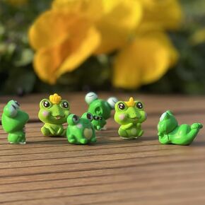 6Pcs Cute Frog Car Dashboard Accessories Funny Frog Figurines Car Rearview Mirror Accessories for Car Interior Decoration Home Office Decor for Men Women