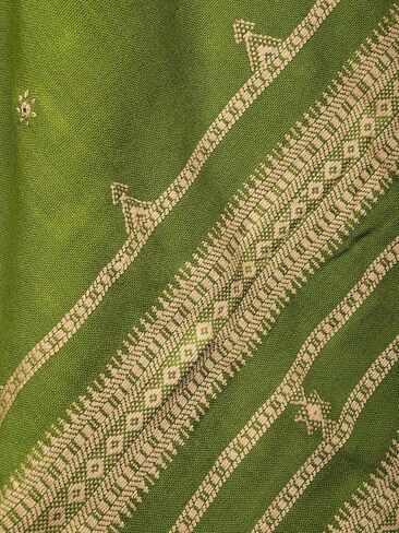 Shawl from Kutch with Embroidered Flowers and Mirrors - Wool in Saudi Arabia
