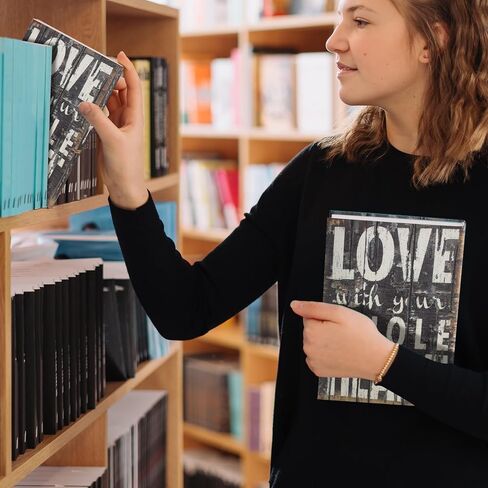 Wishacc Real Pages كتاب سري محمول مخفي آمن مع قفل مفتاح آمن - كتاب مجوف مع مقصورة سرية مخفية للمجوهرات والمال والنقود in Kuwait