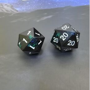مجموعة النرد Roll of Fate D20 - جميع NAT 20 أو All NAT 1 - مثالية للاعبي D&D الذين يبحثون عن انتصارات أو إخفاقات ملحمية in Kuwait
