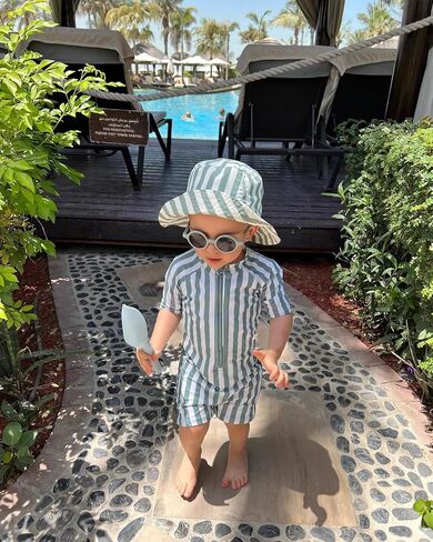 Girls One Piece Swimsuit Zipper Long Sleeve Rash Guard Green Striped Sunsuit Seersucker Bathing Suit with Ruffle Butt in Saudi Arabia