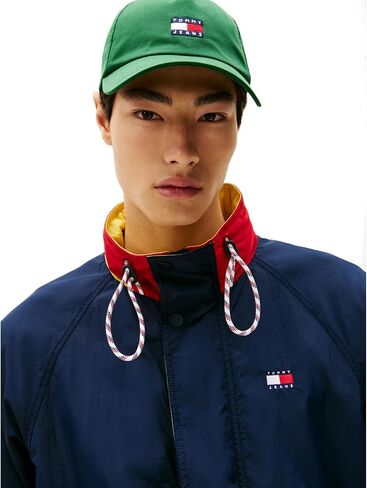 Tommy Jeans Men Men Lightweighted Rooded Colorbroof Colorbreaker Jacket in Saudi Arabia
