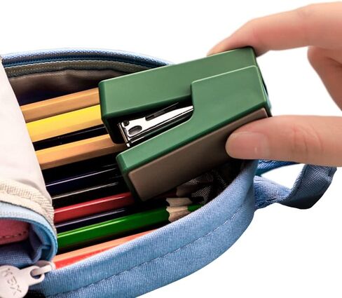 دباسة، دباسة يدوية للمكتب، دباسة للأطفال، تتضمن 640 دبوسًا، سعة 20 ورقة (أخضر) in Saudi Arabia