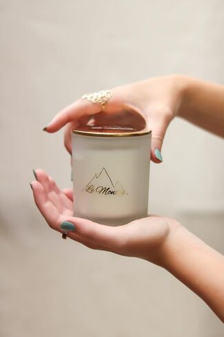 شمعة - 8 أوقية - معطرة خفيفة - روزماري - هدية فاخرة. لحظات خاصة. حرق 30-50 ساعة in Saudi Arabia