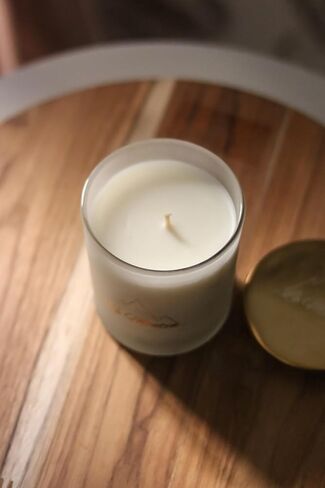 شمعة - 8 أوقية - معطرة خفيفة - روزماري - هدية فاخرة. لحظات خاصة. حرق 30-50 ساعة in Saudi Arabia