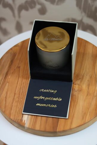 شمعة - 8 أوقية - معطرة خفيفة - روزماري - هدية فاخرة. لحظات خاصة. حرق 30-50 ساعة in Saudi Arabia
