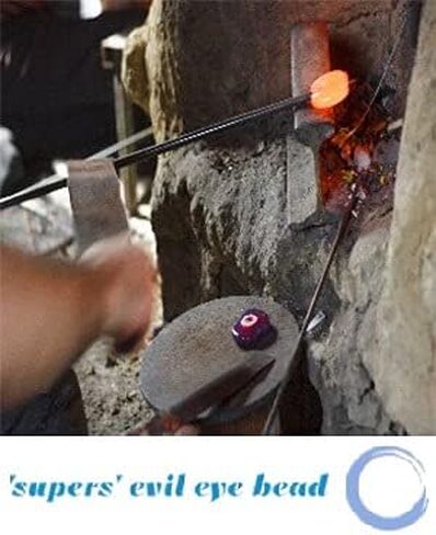 ديكور معلق على الحائط من خرزة عين الشر الزجاجية المصنوعة يدويًا - متصلة بحبل الجوت - عيون تعويذة سحرية زرقاء من نزار - تميمة تركية - زينة زخرفية هدية رائعة in Kuwait