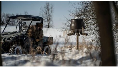 Boss Buck Hunting Durable Lightweight Plastic Windproof Waterproof Gravity Feed Deer Post Feeder with 4 Removable Tubes and Lid in Saudi Arabia
