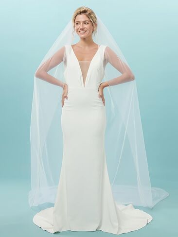 Wedding Veil Pearls and Crystals Beaded Edge 1 Tier Bridal Veil With Matel Comb in Saudi Arabia