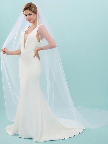 Wedding Veil Pearls and Crystals Beaded Edge 1 Tier Bridal Veil With Matel Comb in Saudi Arabia