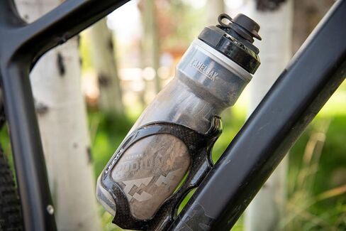 CamelBak Podium Dirt Series Chill Insulated Mountain Bike Water Bottle 21oz, Lime in Saudi Arabia