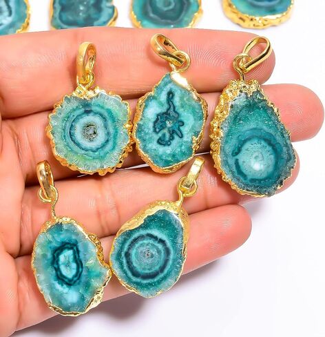 Quartz Handmade Pendant Necklaces in Gold Plated Bohemian Birthstone Pendant Attachment with Chain, Trendy Simple Jewelry Gift for Girls & Women (Green) in Saudi Arabia