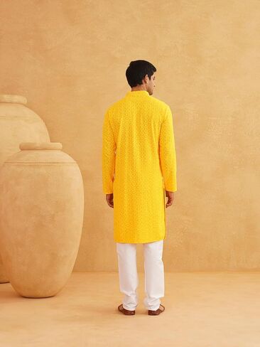 Sojanya (منذ عام 1958 للرجال الخردل النقي للرجال مطرزة Kurta in Saudi Arabia
