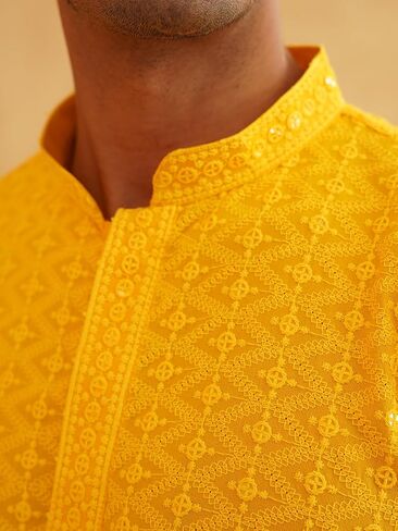 Sojanya (منذ عام 1958 للرجال الخردل النقي للرجال مطرزة Kurta in Saudi Arabia