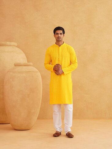 Sojanya (منذ عام 1958 للرجال الخردل النقي للرجال مطرزة Kurta in Saudi Arabia
