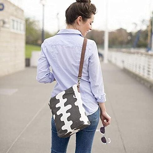maika Crossbody, Olivos in Saudi Arabia