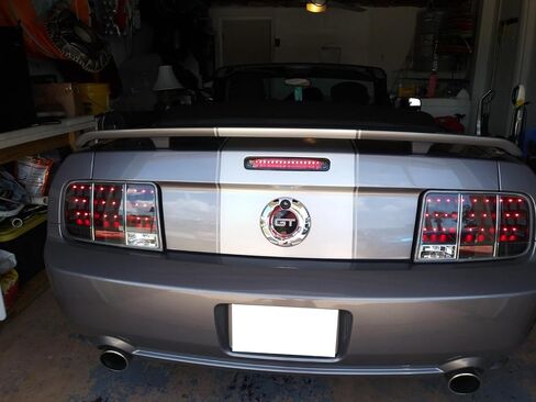 Ijdmtoy Lens Lens Chrome Reflector Full LED 3rd ضوء الفرامل المتوافق مع 2005-2009 Ford Mustang ، مدعوم من 16 بواعث حمراء ساطعة زاهية in Saudi Arabia