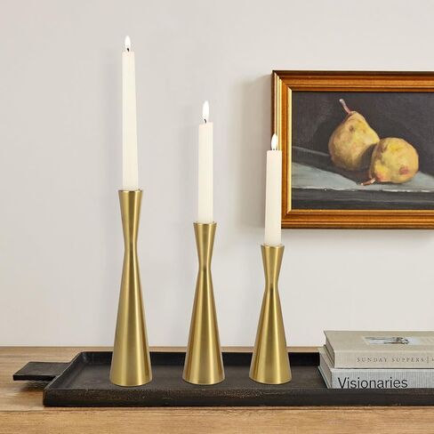 Vixdonos Brass Gold Taper Candlestick Holders Metal Candle Holdser مجموعة من 3 طاولة شمعة الزخرفة حامل لحفل الزفاف ، الطعام ، الحفلات ، ديكور المنزل (الذهب) in Kuwait