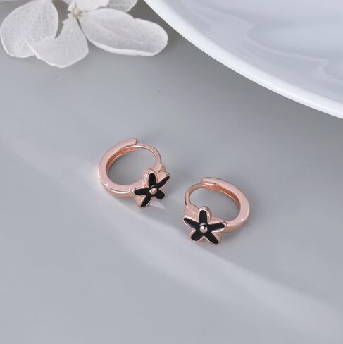 Reffeer Solid 925 Sterling Silver Daisy Flower Hoop أقراط Huggie للنساء المراهقات الزهرة الأسود أقراط الأقطاب الحلزونية in Saudi Arabia