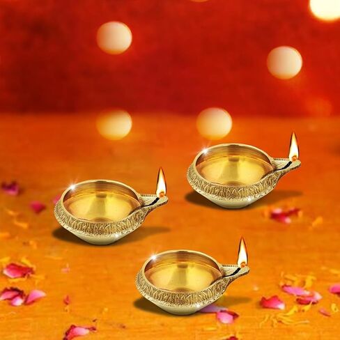 مصباح زيت نحاسي منقوش تقليديًا لحزم مصابيح الزيت Puja Kuber Deep/Diya/Puja Deepak/Deepam (عبوة من 3 قطع) in Saudi Arabia