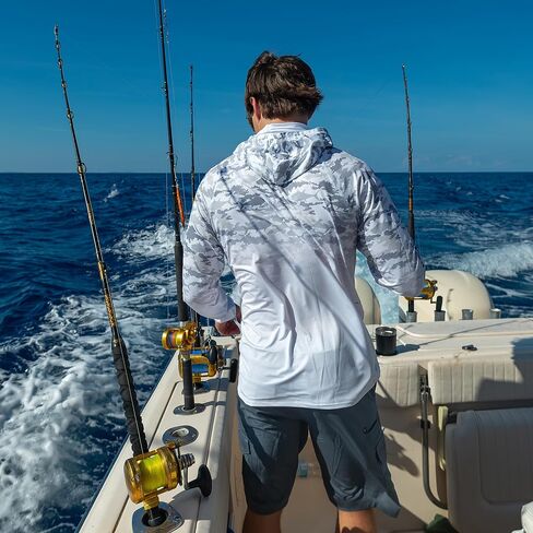Salt Life Men's Aquatic Journey Lightweight Performance Hoodie in Saudi Arabia