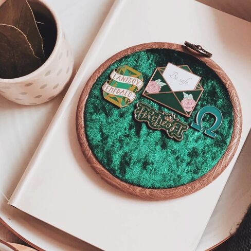 REOVE Wall Hanging Pin Collection Display Stand Enamel Pin Display Holder Display Board, Canvas Leather Embroidery Hoop for Display Pins Buttons Wall Decoration in Saudi Arabia