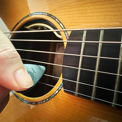 أعواد جيتار WINGO مع قبضة مختومة، 5 قطع، أعواد غير قابلة للانزلاق قياسية 1.25 مم باللون الأزرق، لباس الجيتار الكهربائي الصوتي. in Kuwait