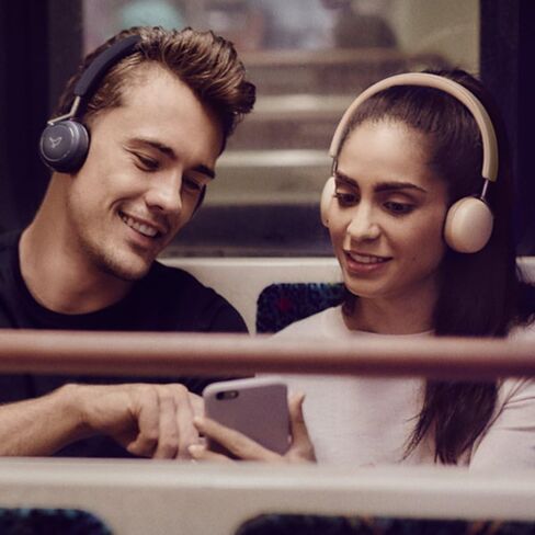 Libratone Q Adapt Active Noise Cancelling Headphones, Wireless Bluetooth Over Ear Headset w/Mic, CSR 8670 Chip, aptX Lossless Hi-Fi Sound with Deep Bass, 20 Hours Playtime for Travel work TV-White in Saudi Arabia