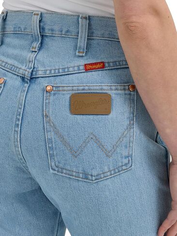 بنطلون جينز نسائي من Wrangler بتصميم راعية البقر ذو قصة ضيقة وخصر طبيعي مدبب in Kuwait
