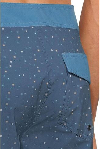 Quiksilver Men's Surfsilk Scallop 19 Boardshorts in Saudi Arabia
