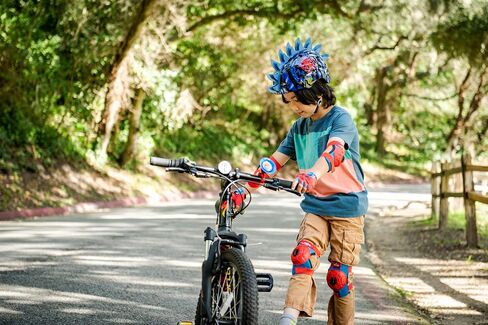 Bell 7073384 Spiderman SPIDEY EYES Toddler Helmet ,(3-5 yrs.) in Saudi Arabia
