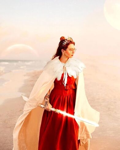 UQJE USISEX Deluxe Velvet Come Cape مع بدلة Cape Cape Cape Halloween الطبيعية الحقيقية in Kuwait