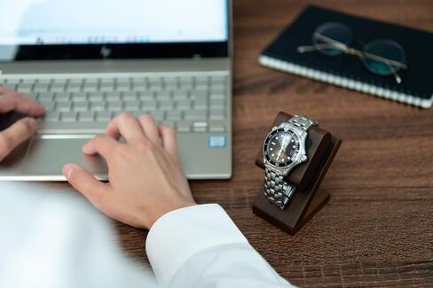 EVOLBER watch stand for 1, natural rare walnut&Japanese zelkova, wooden single watch display stand showcase (Walnut) in Saudi Arabia