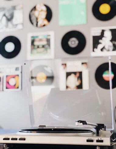 Victrola Pro USB Record Player with 2-Speed Turntable and Dust Cover in Saudi Arabia