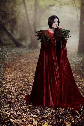UQJE USISEX Deluxe Velvet Come Cape مع بدلة Cape Cape Cape Halloween الطبيعية الحقيقية in Kuwait