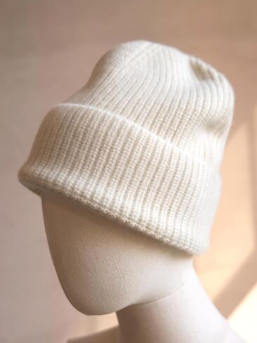 100% Merino Wool Ribbed Knit Beanie Cap, Warm Winter Hat, Unisex for Men and Women in Saudi Arabia