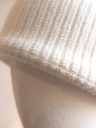 100% Merino Wool Ribbed Knit Beanie Cap, Warm Winter Hat, Unisex for Men and Women in Saudi Arabia