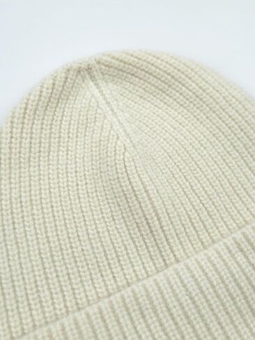 100% Merino Wool Ribbed Knit Beanie Cap, Warm Winter Hat, Unisex for Men and Women in Saudi Arabia