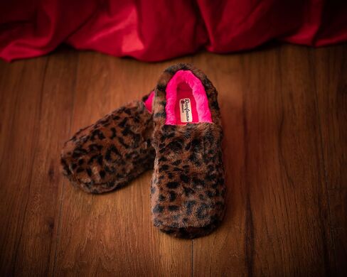 Dearfoams للجنسين Nina West طباعة الفهد فروي مغلق من الخلف مع شبشب بمقاسات شاملة، 9-10 US للسيدات in Kuwait