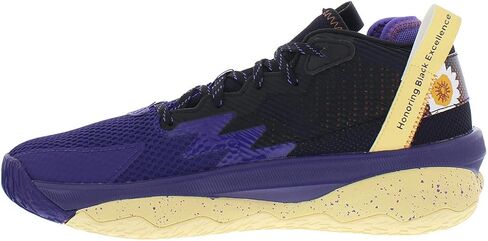 adidas Unisex Dame 8 Basketball Shoe, White/Black/Grey, 9 US Men in Saudi Arabia