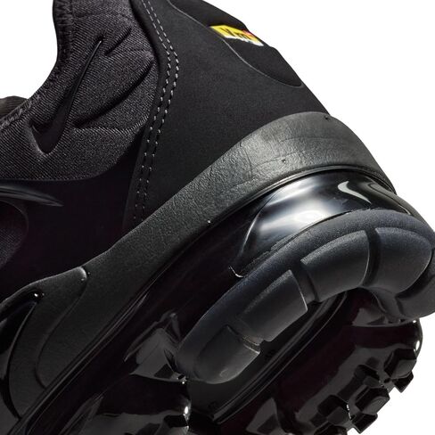 Nike Men's Air Vapormax Plus Black/Gold, Black/Metallic Gold, 8 in Kuwait