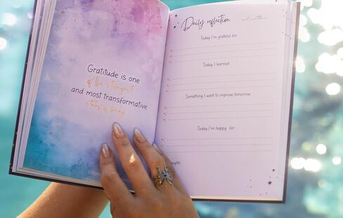 THE WONDERFUL GRATITUDE JOURNAL - Original Gratitude Journal, cultivate a positive mindset. Hard Cover, stamping gold, quality paper,gold bookmark strip, , weekly motivational messages, daily habits of self- reflection, gratitude and affirmation. in Saudi Arabia