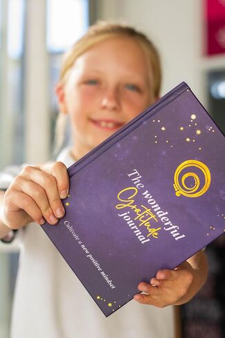 THE WONDERFUL GRATITUDE JOURNAL - Original Gratitude Journal, cultivate a positive mindset. Hard Cover, stamping gold, quality paper,gold bookmark strip, , weekly motivational messages, daily habits of self- reflection, gratitude and affirmation. in Saudi Arabia
