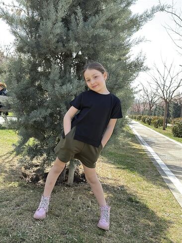 Arshiner Girls 2 قطعة الزي الصيف قصير الأكمام تي شيرت ملاءمة وسروال شورت مجموعة من النوعية النشطية المنخفضة منخفضة. in Kuwait