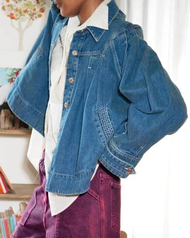 Womens Cropped Denim Jacket Long Sleeve Collared Button Down Pleated Jean Jckets with Pockets in Saudi Arabia