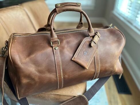 Mullis Mercantile Leather Weekender Bag, an ideal men's classic. Perfect for overnight stays, full-grain leather, a retro design, gym, and a YKK zipper, brown. (22 inch Vintage Leather Duffle) in Saudi Arabia