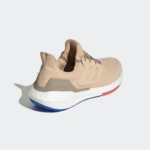 adidas Ultraboost 22 Vivid Red/Vivid Red/Turbo 8 D (M) in Saudi Arabia