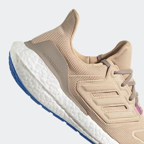 adidas Ultraboost 22 Vivid Red/Vivid Red/Turbo 8 D (M) in Saudi Arabia