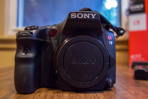 Sony A77 24.3 MP Translucent Mirror Digital SLR With 16-50mm F2.8 lens in Saudi Arabia