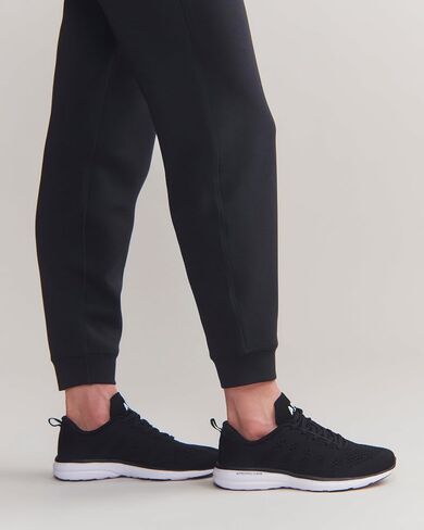 Rhone Women's DreamGlow Jogger in Saudi Arabia